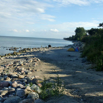 Blick am Südstrand in Richtung Steilküste