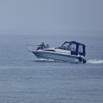 viele Boote sind unterwegs